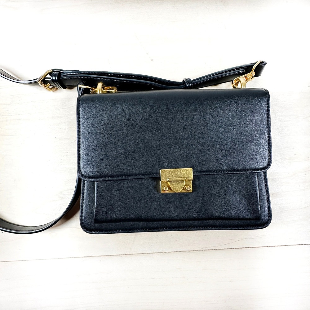 Scarleton Black Crossbody Purse Gold Lock Hardware‎ Satchel Handbag